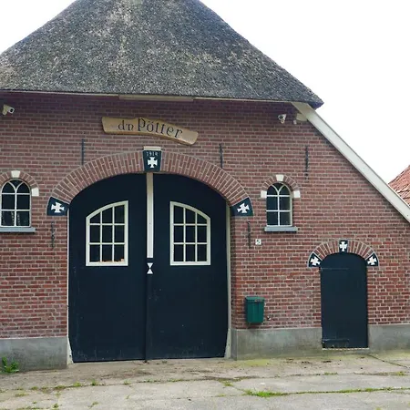 Vakantieboerderij 'op Den Poetter' Tatil Evi